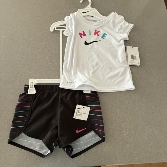 Little Girl Nike Dri-Fit Sz 5 Shorts Rainbow Stripe  and Shirt New with tags - Picture 1 of 6